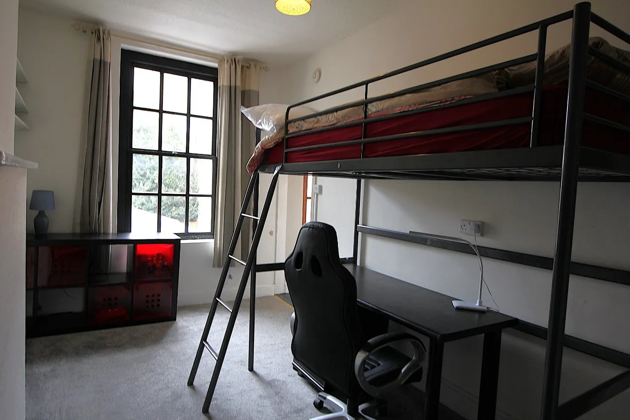 1 bed in cheltenham to rent — High Street, Cheltenham, Gloucestershire, GL50