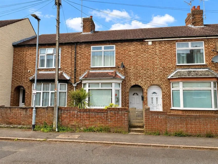 3 bed house to rent — Fuller Street, Kettering, Northamptonshire, NN16