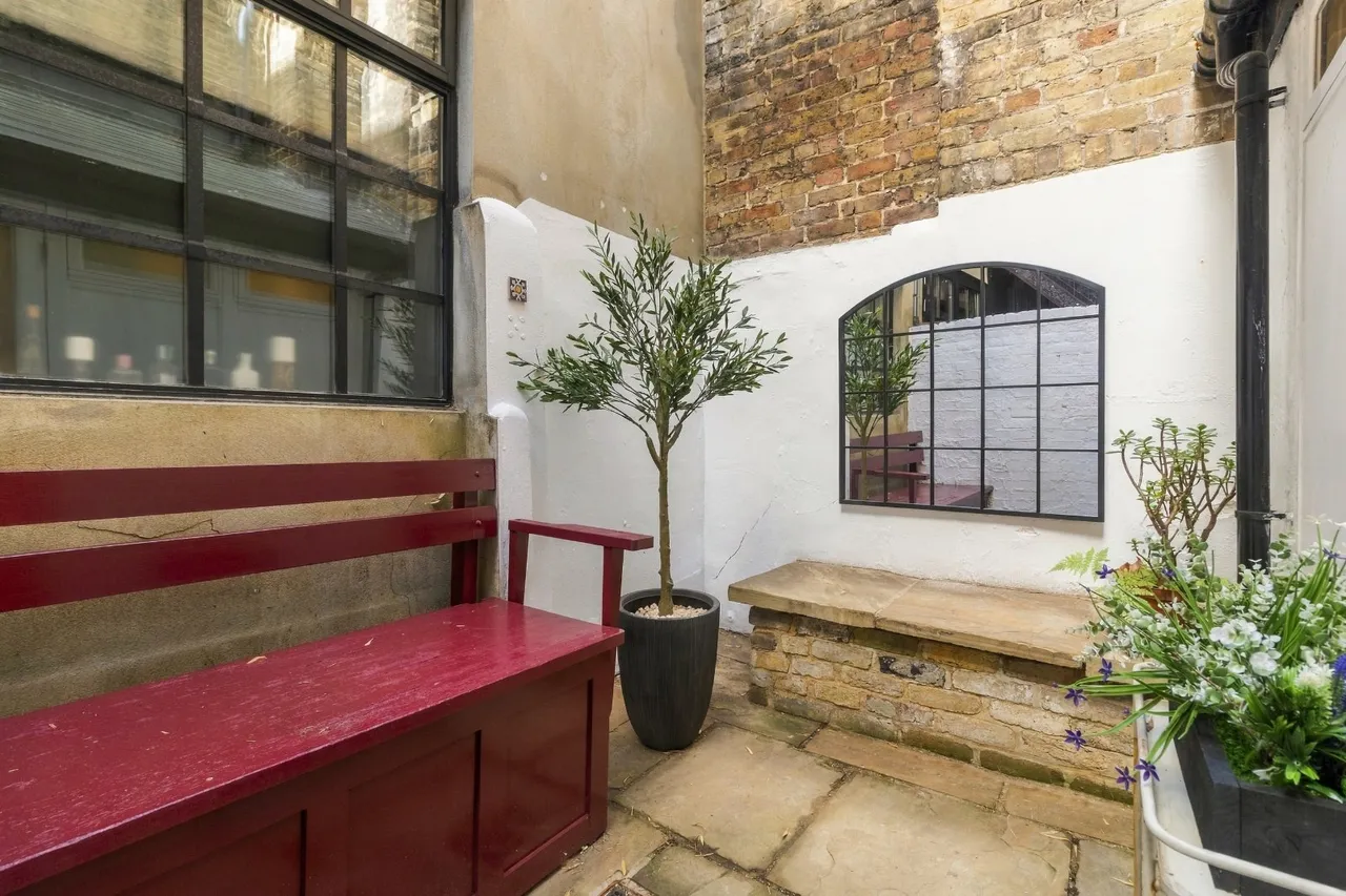 Helmet Row, Clerkenwell, EC1V, photo 5