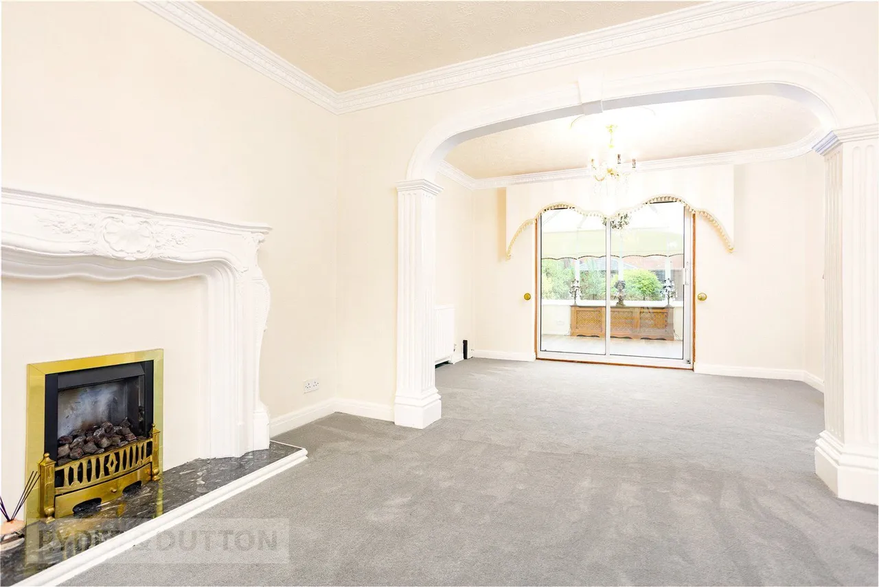 Peregrine Crescent, Littlemoss, M43, photo 3