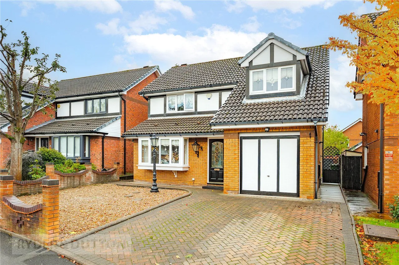 4 bed house for sale, Peregrine Crescent, Littlemoss, M43