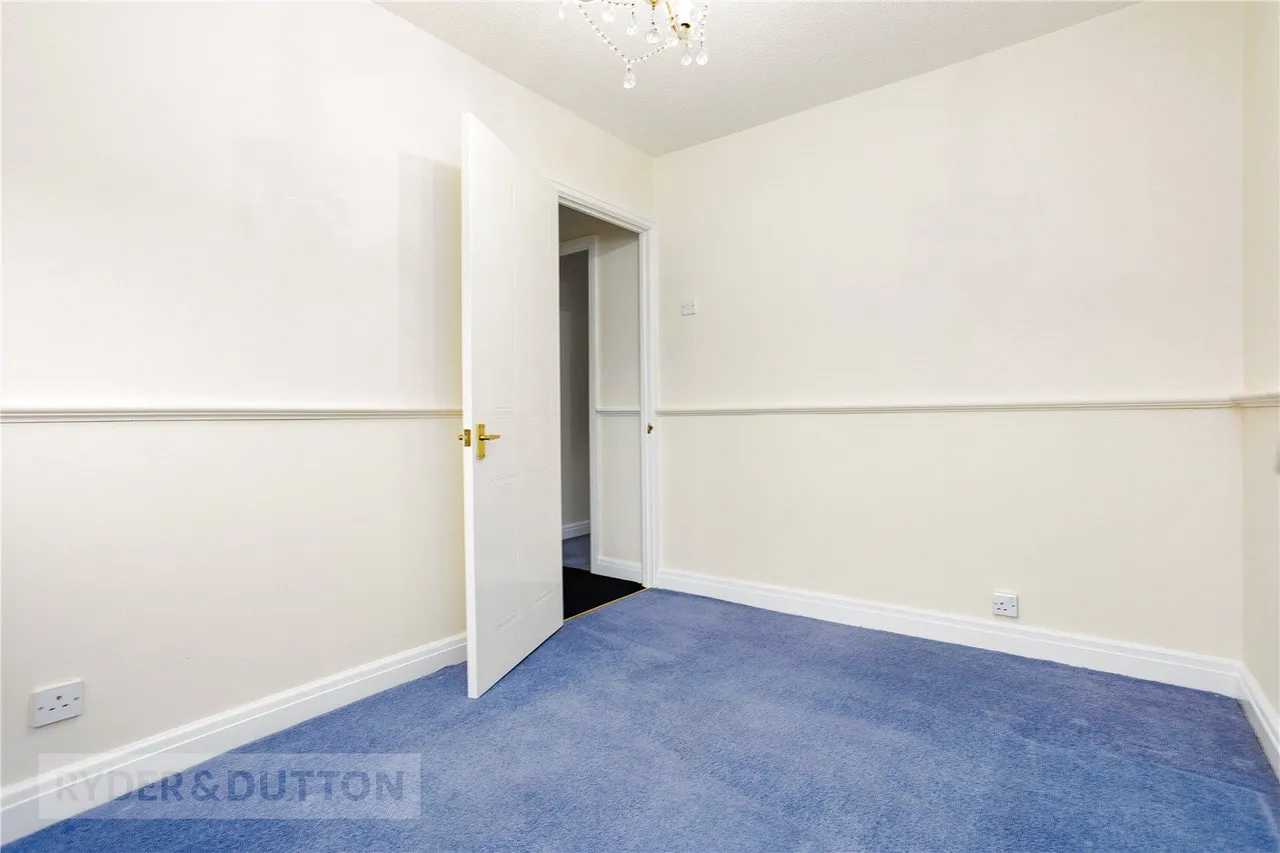 Peregrine Crescent, Littlemoss, M43, photo 17