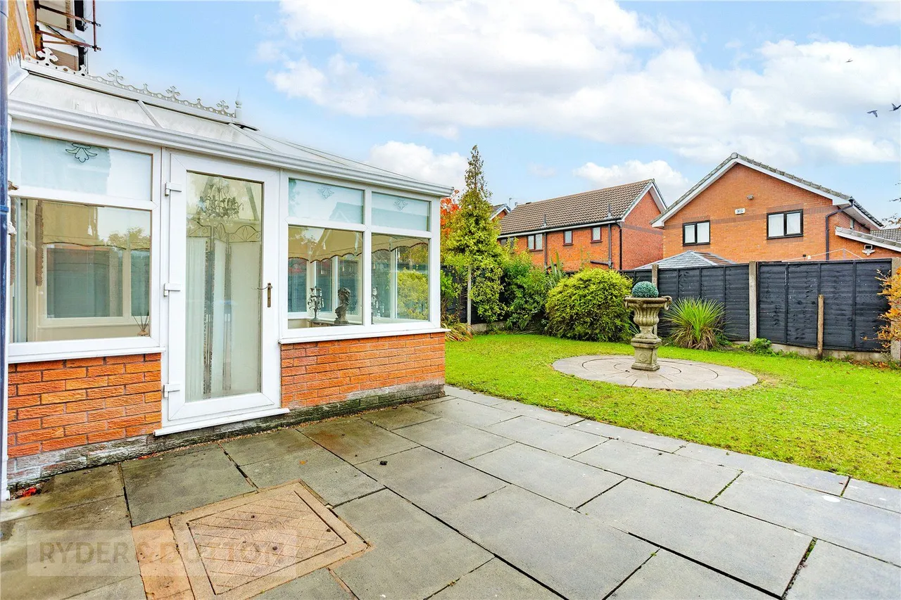 Peregrine Crescent, Littlemoss, M43, photo 22