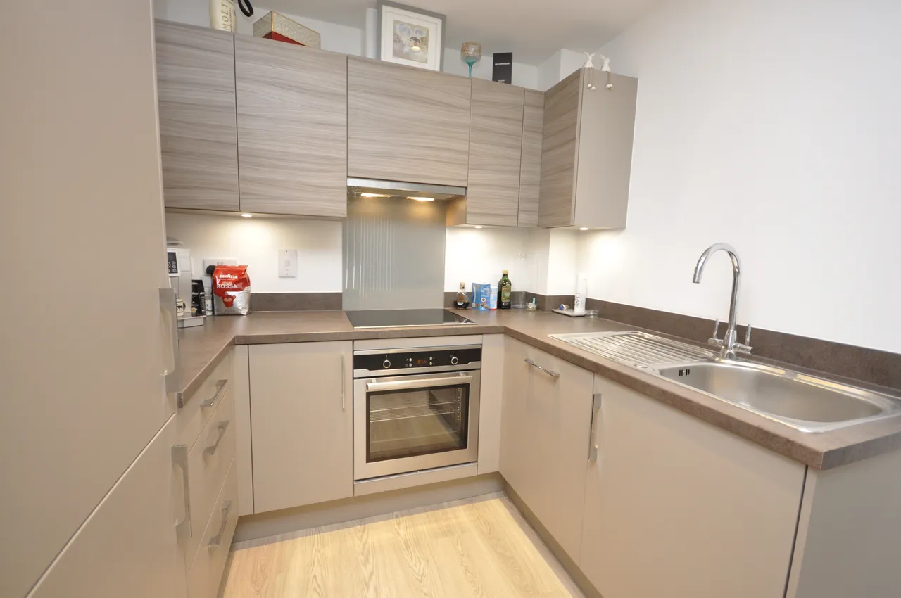 Flambard Way, Godalming, GU7, photo 2