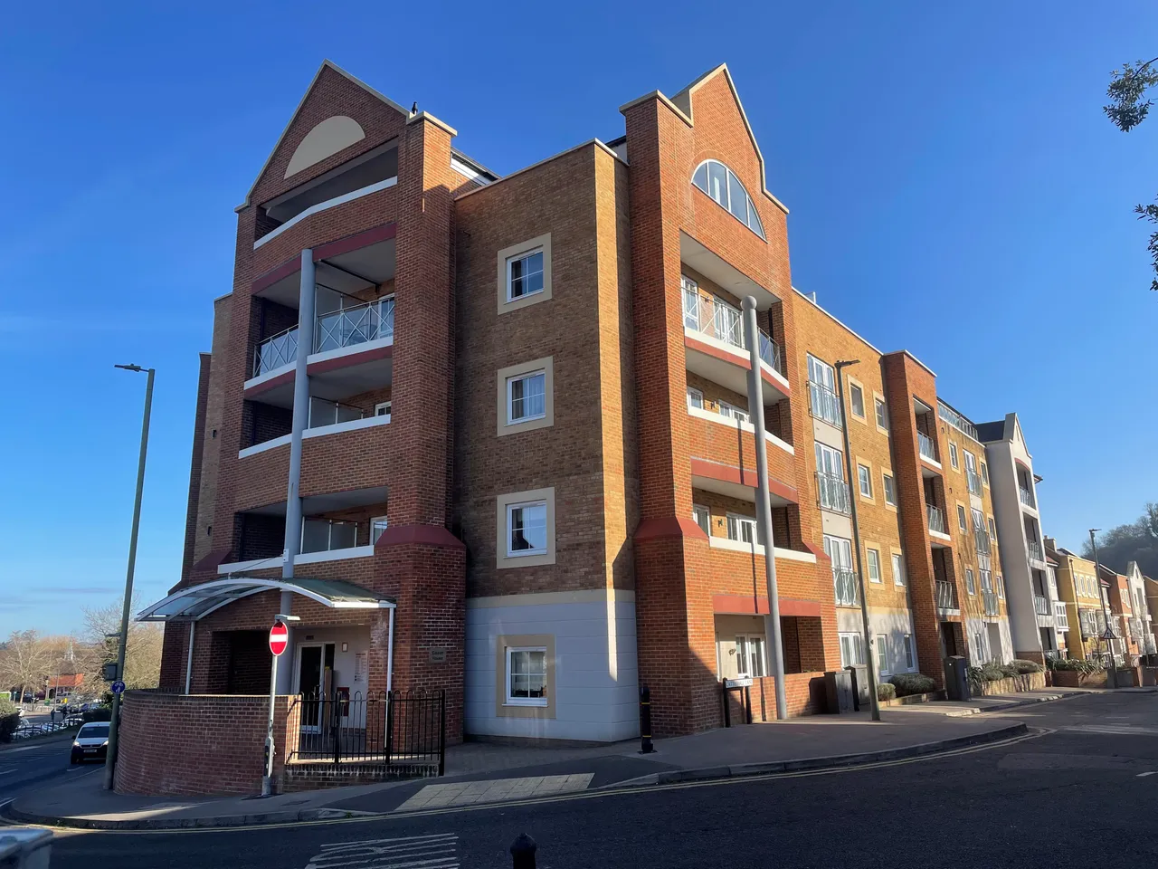 1 bed flat to rent, Flambard Way, Godalming, GU7
