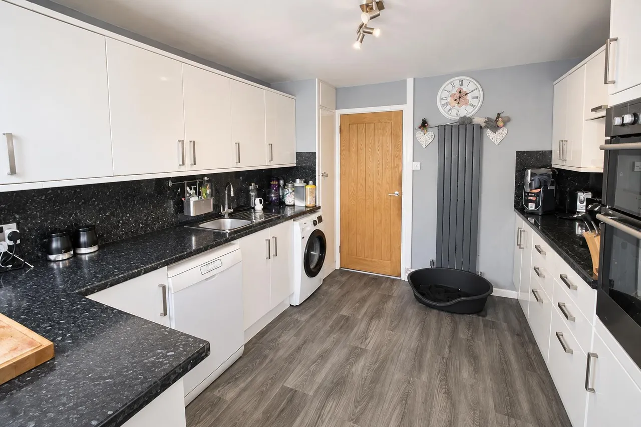 Tobyfield Road, Bishops Cleeve, GL52, photo 5