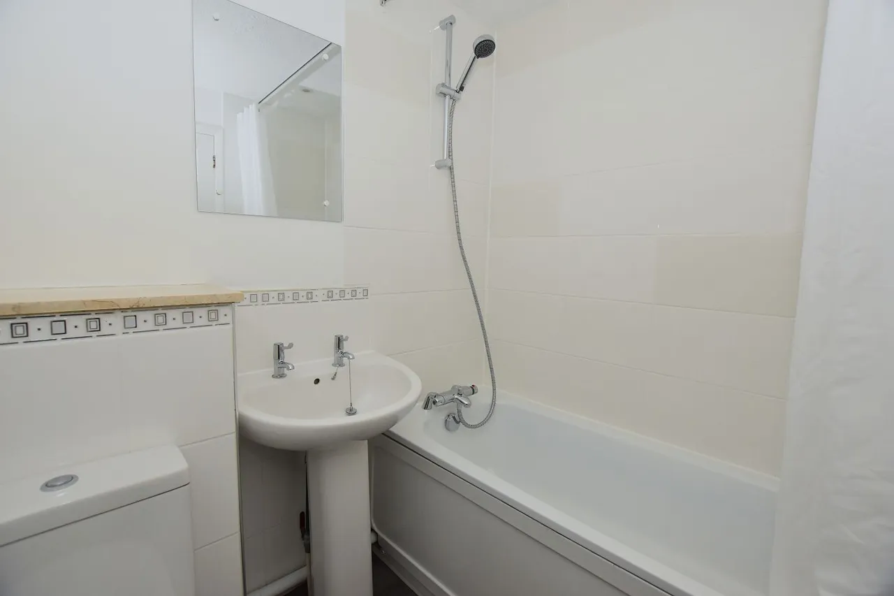Spruce Drive, Bicester, photo 16