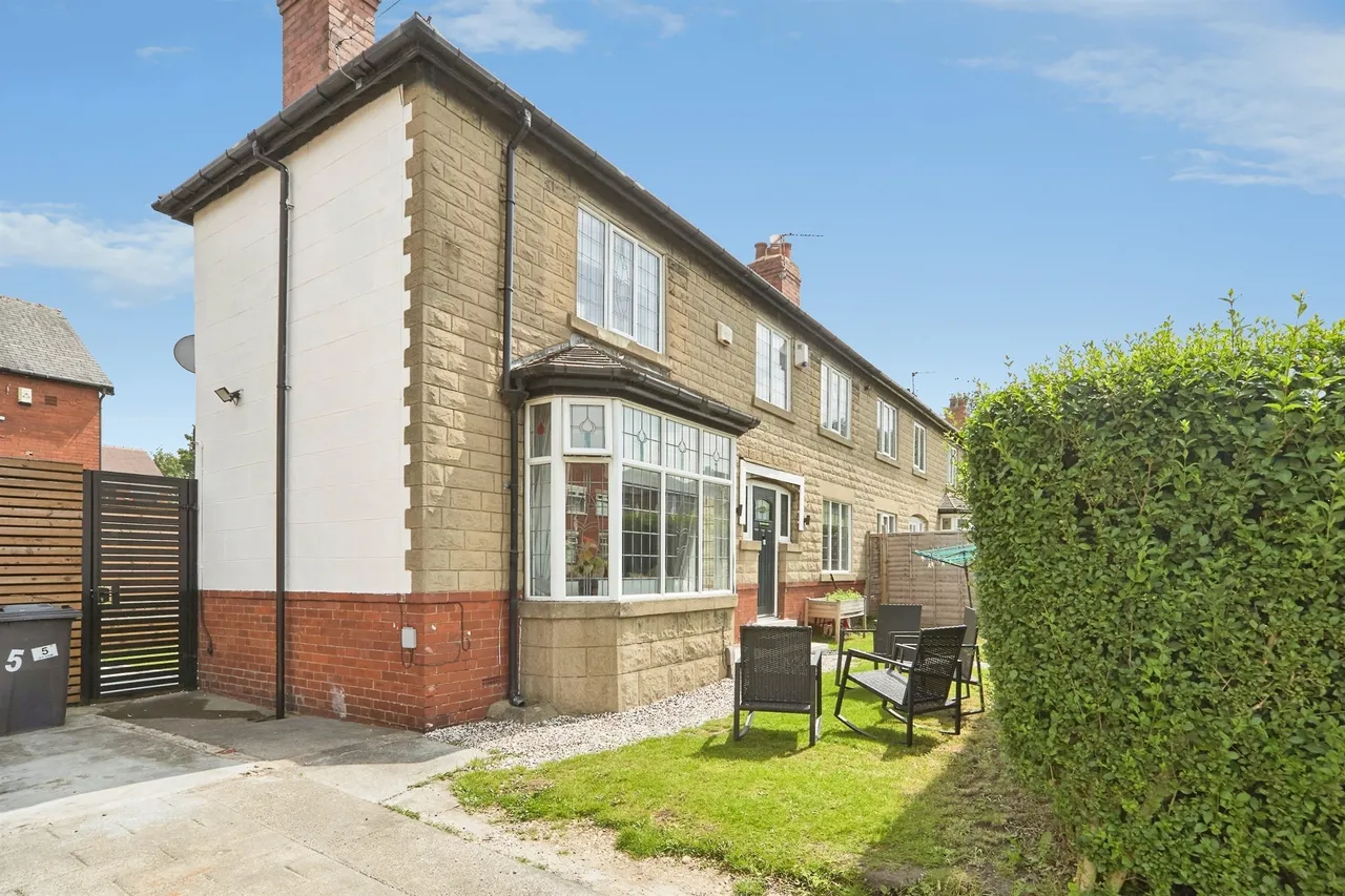 2 bed house for sale — Harehills Park View, LEEDS
