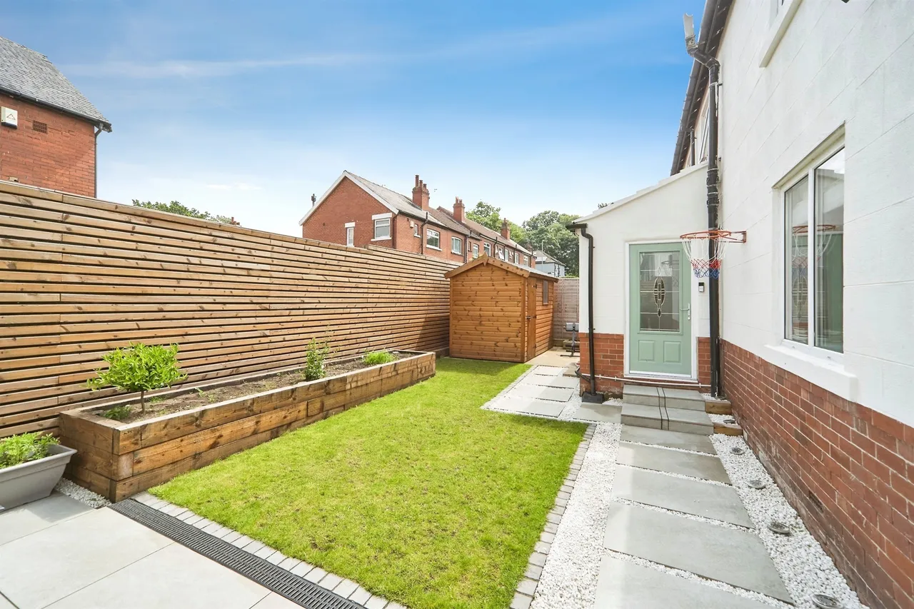 Harehills Park View, LEEDS, photo 8