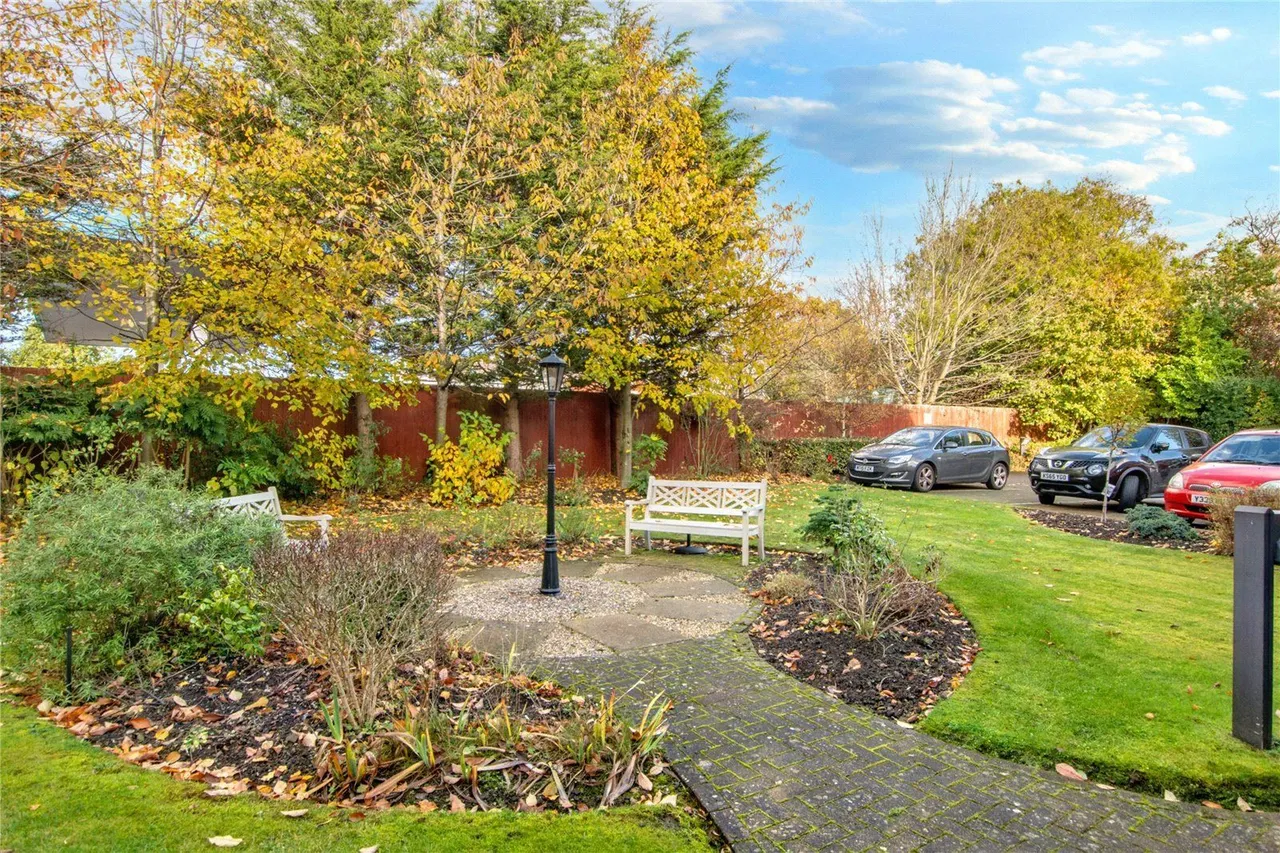 St Edmunds Court, Roundhay, LS8, photo 8