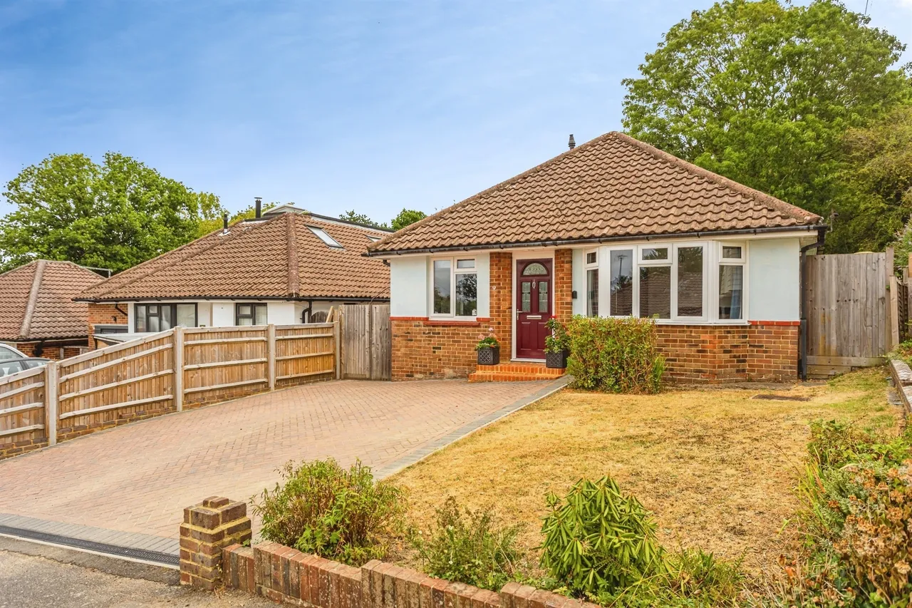 2 bed house for sale — Noel Rise, BURGESS HILL