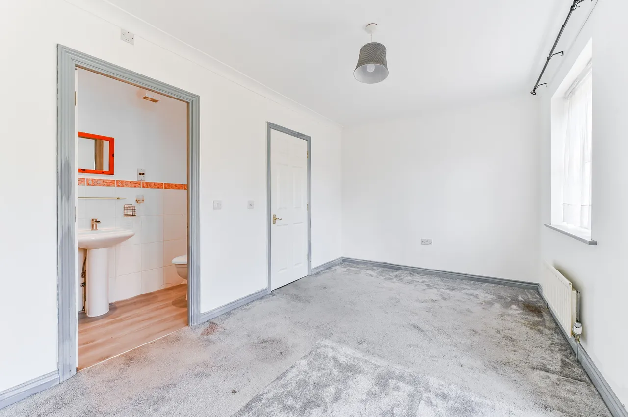 20 Sycamore Close, South Croydon, photo 11