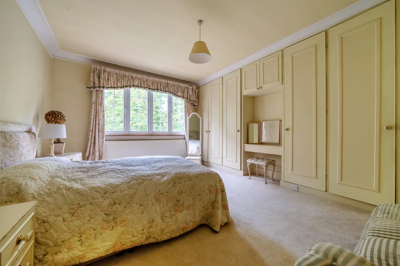 Wellington Road, Enfield, photo 11