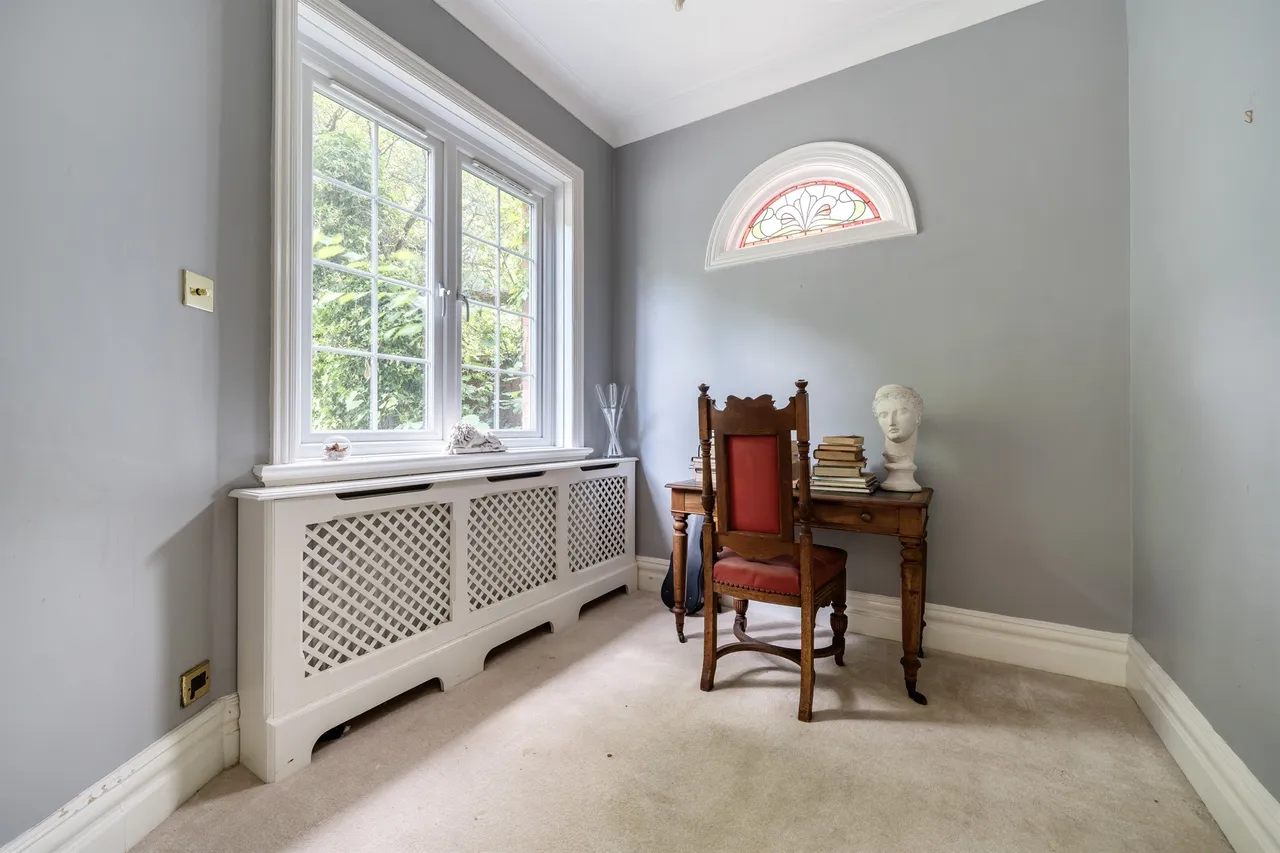 Wellington Road, Enfield, photo 8