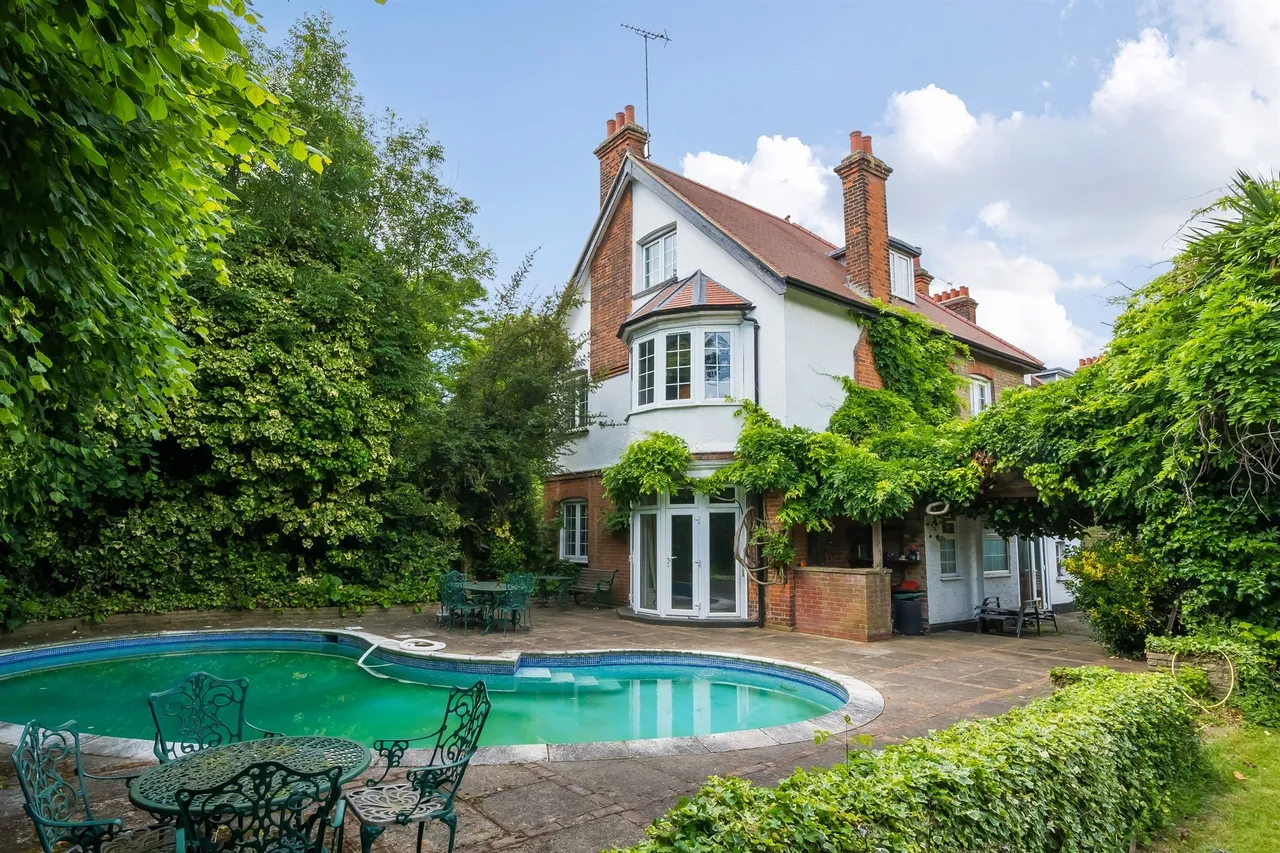 Wellington Road, Enfield, photo 2