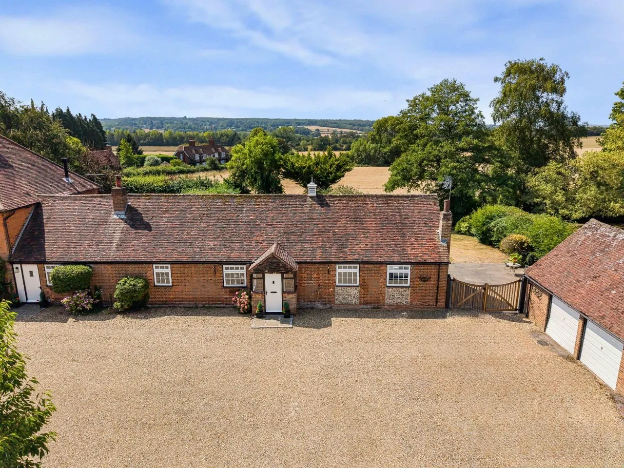 2 bed barn conversion for sale — Watery Lane, Kemsing, Sevenoaks