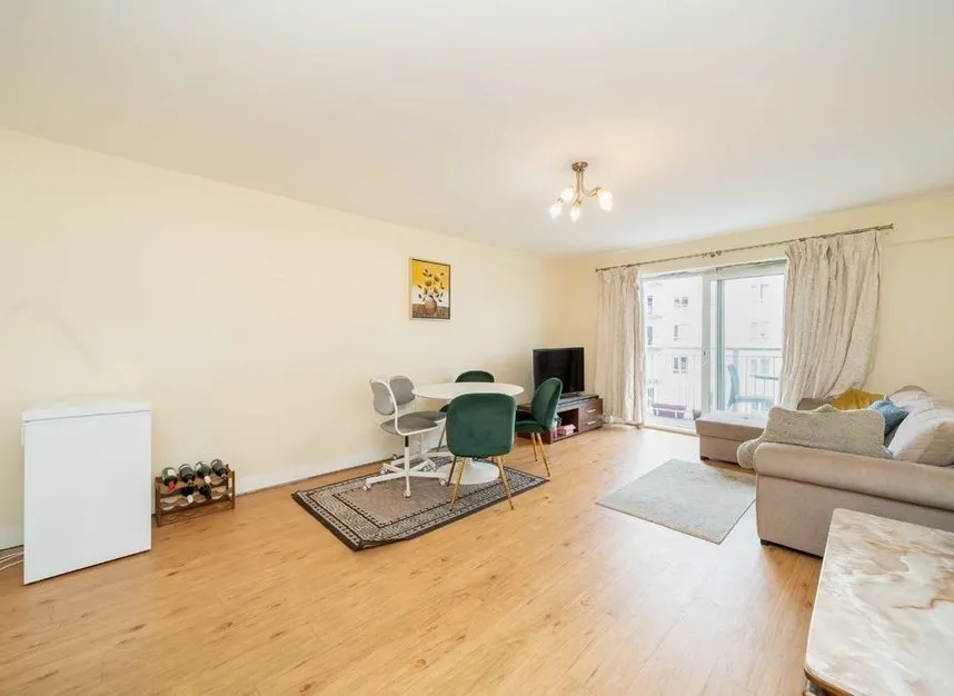 Heritage Avenue, Colindale, NW9, photo 2