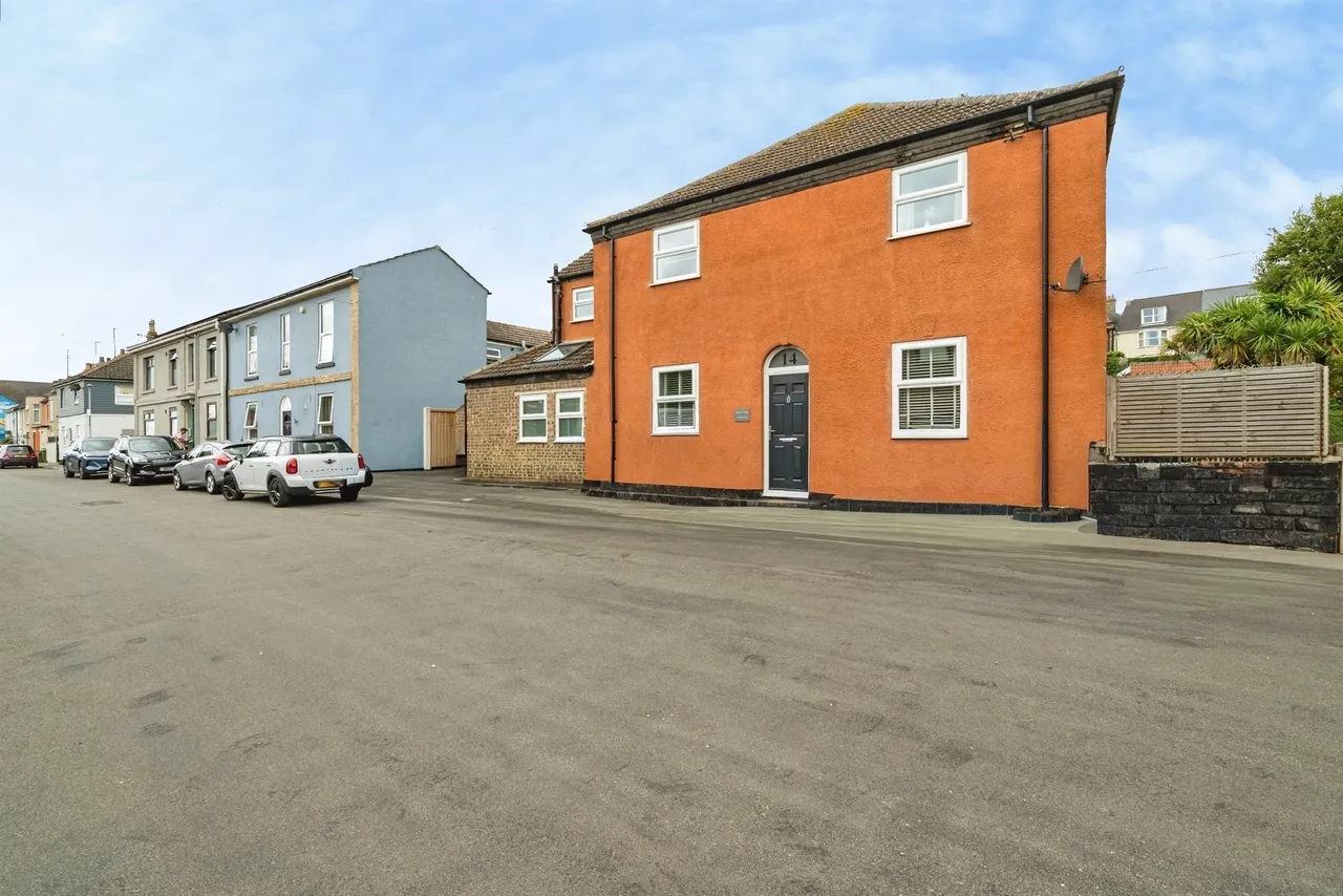 2 bed house for sale — Pavilion Road, Gorleston, GREAT YARMOUTH