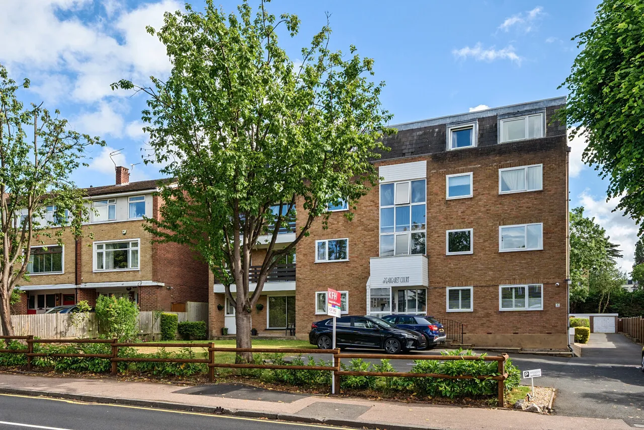 2 bed flat for sale — Albemarle Road, Beckenham, Kent, BR3