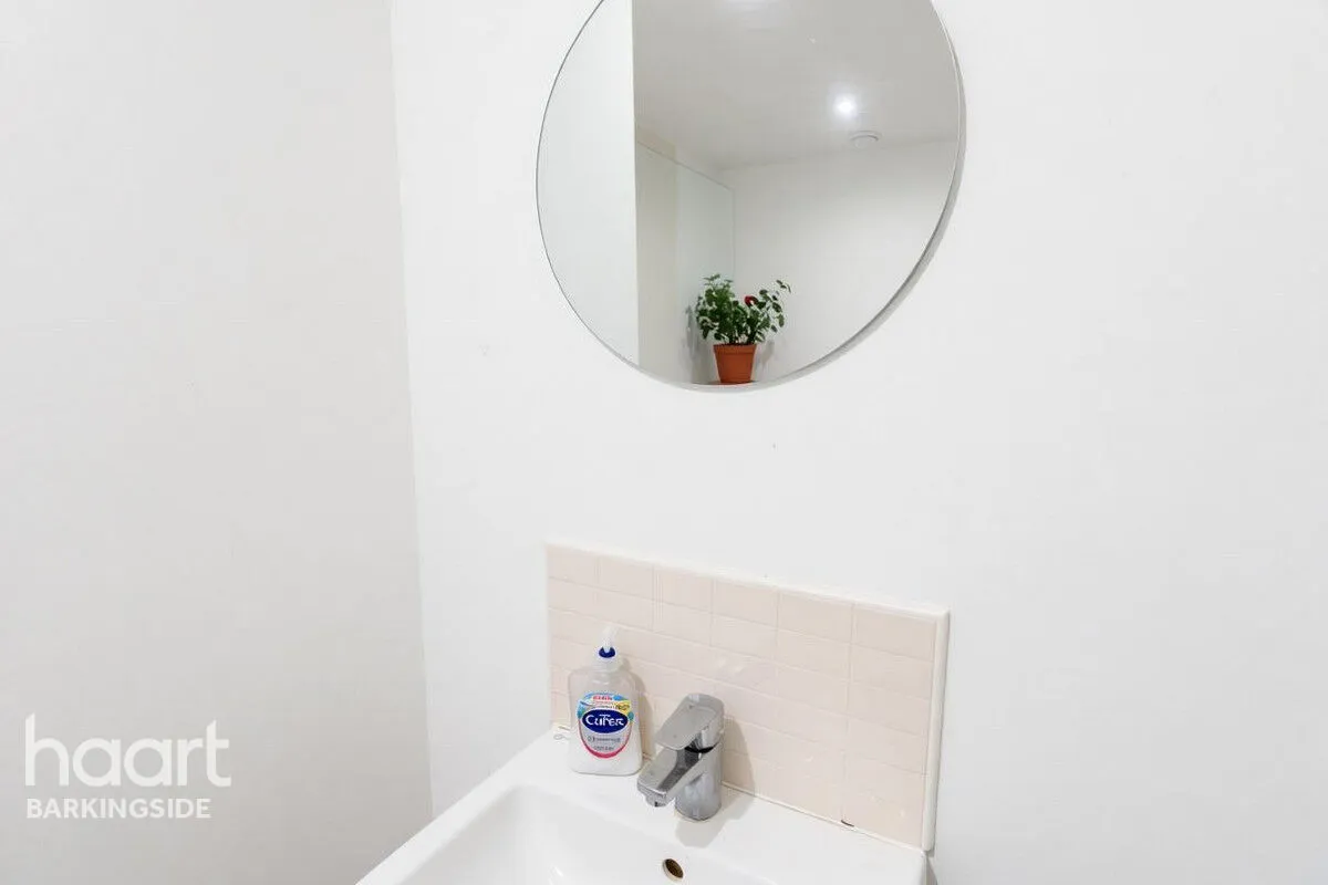 Reservoir Way, Hainault, IG6, photo 16