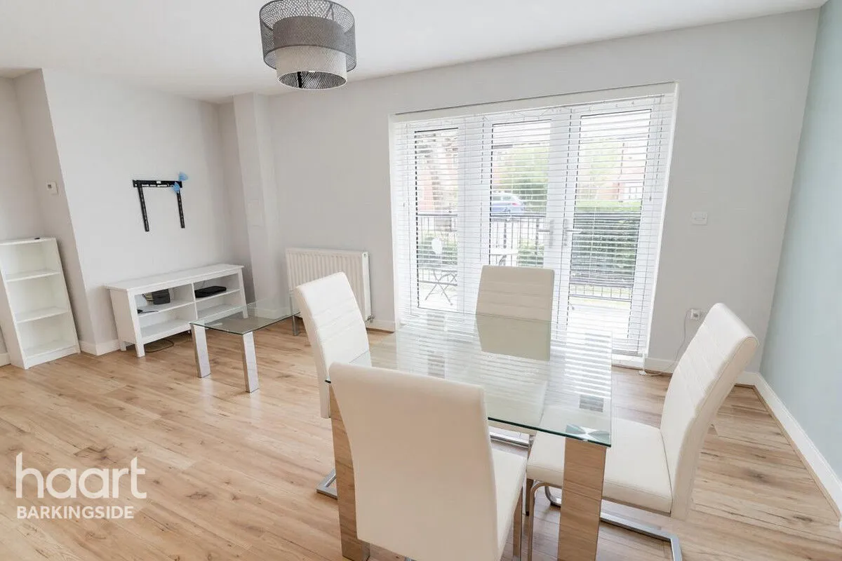 Reservoir Way, Hainault, IG6, photo 4