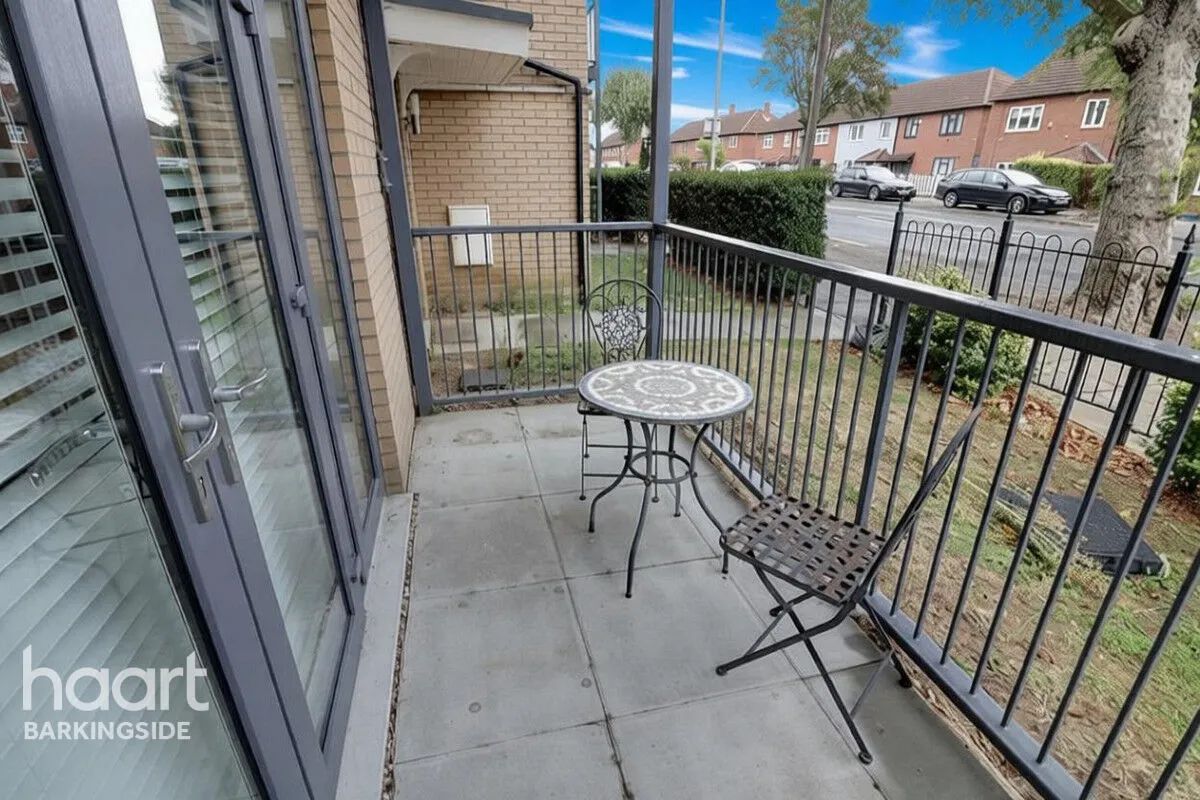 Reservoir Way, Hainault, IG6, photo 17