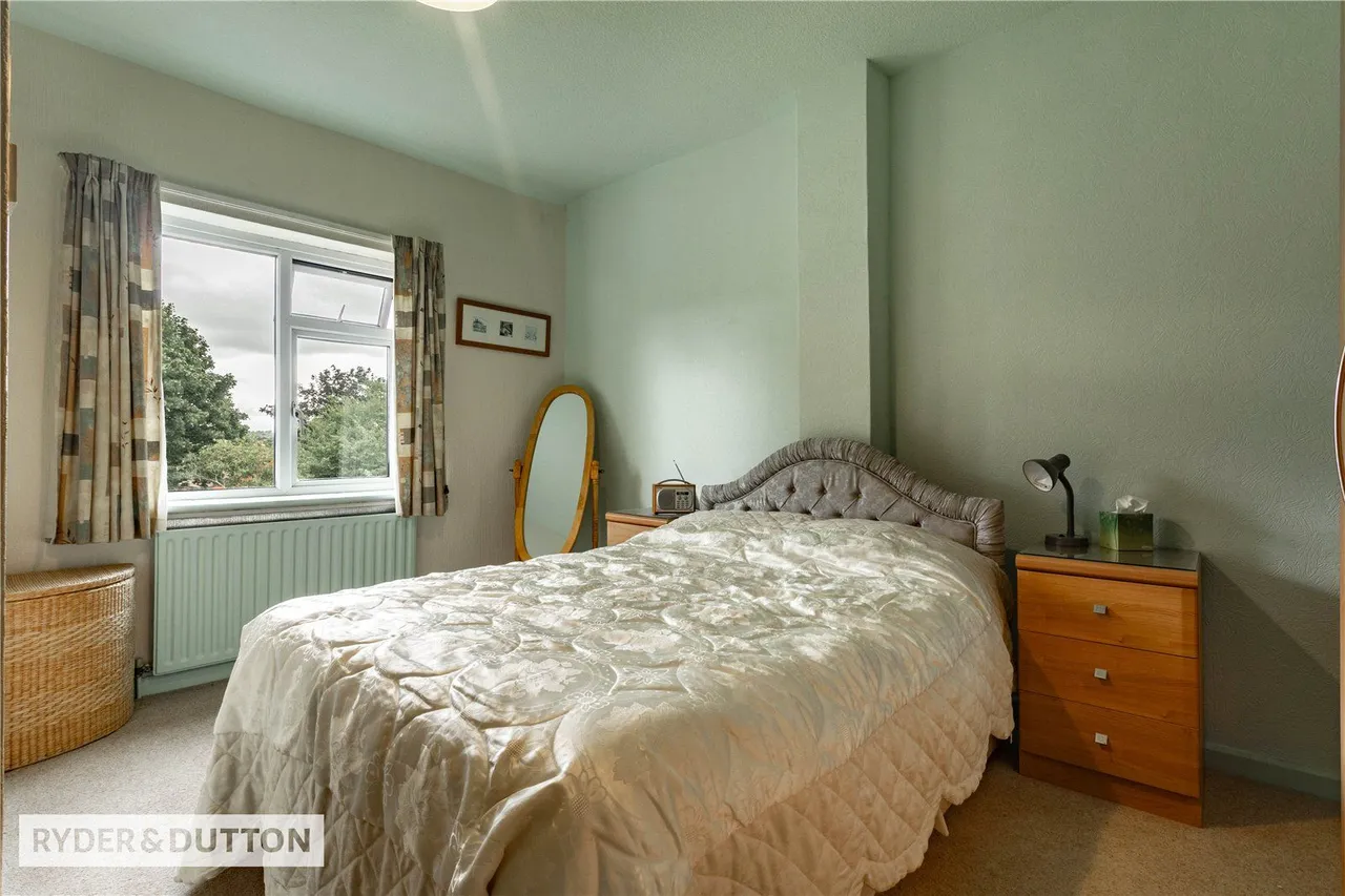 Kings Road, Shaw, OL2, photo 13