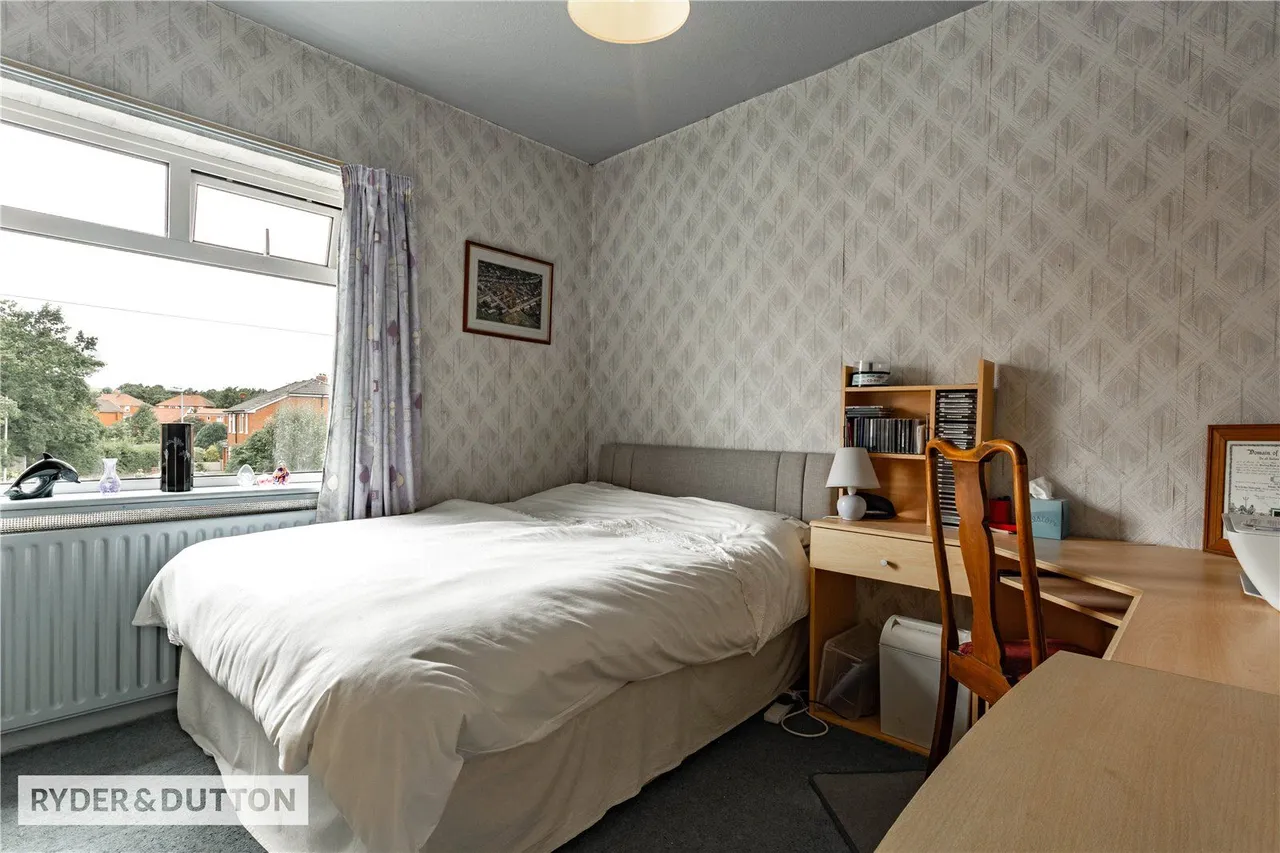 Kings Road, Shaw, OL2, photo 16