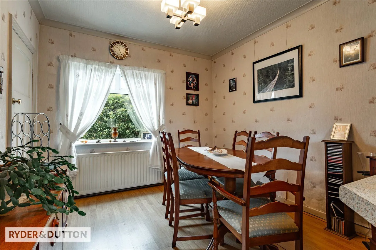 Kings Road, Shaw, OL2, photo 7