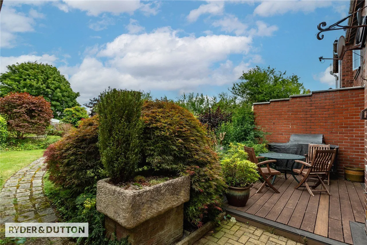 Kings Road, Shaw, OL2, photo 20