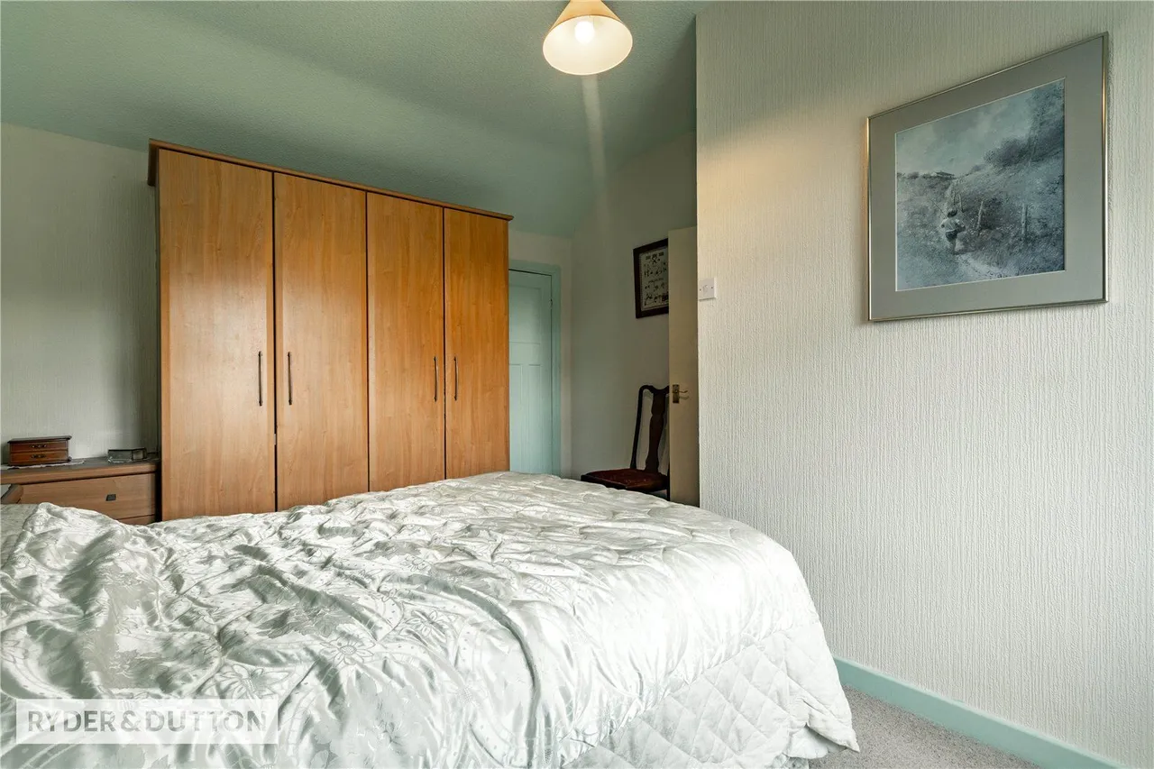 Kings Road, Shaw, OL2, photo 14