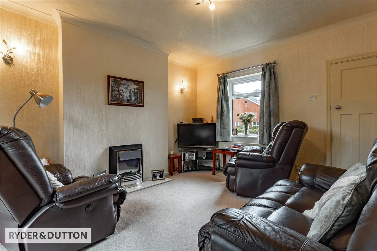 Kings Road, Shaw, OL2, photo 6
