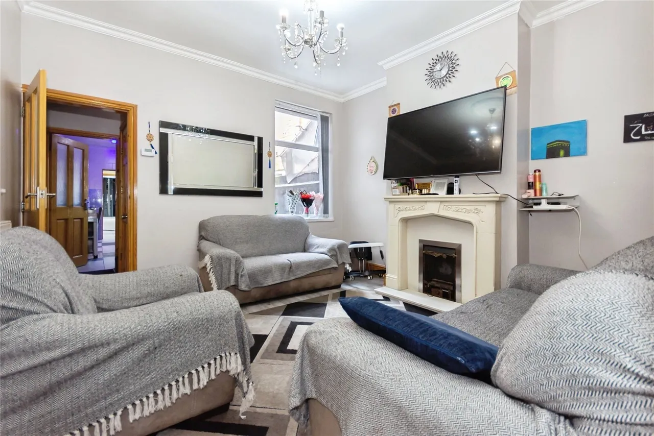 Warwick Road, Tyseley, B11, photo 5
