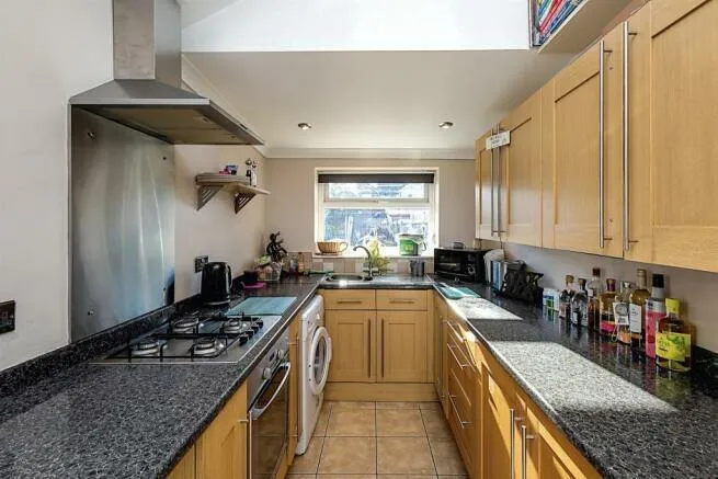 2 bed house to rent — Winchester Road, PORTSMOUTH