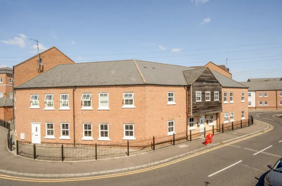 3 bed flat for sale, Pine Street, Aylesbury, HP19