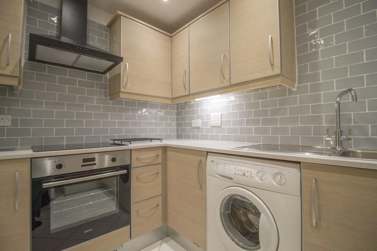 Old Dairy Close, Fleet, GU51, photo 5