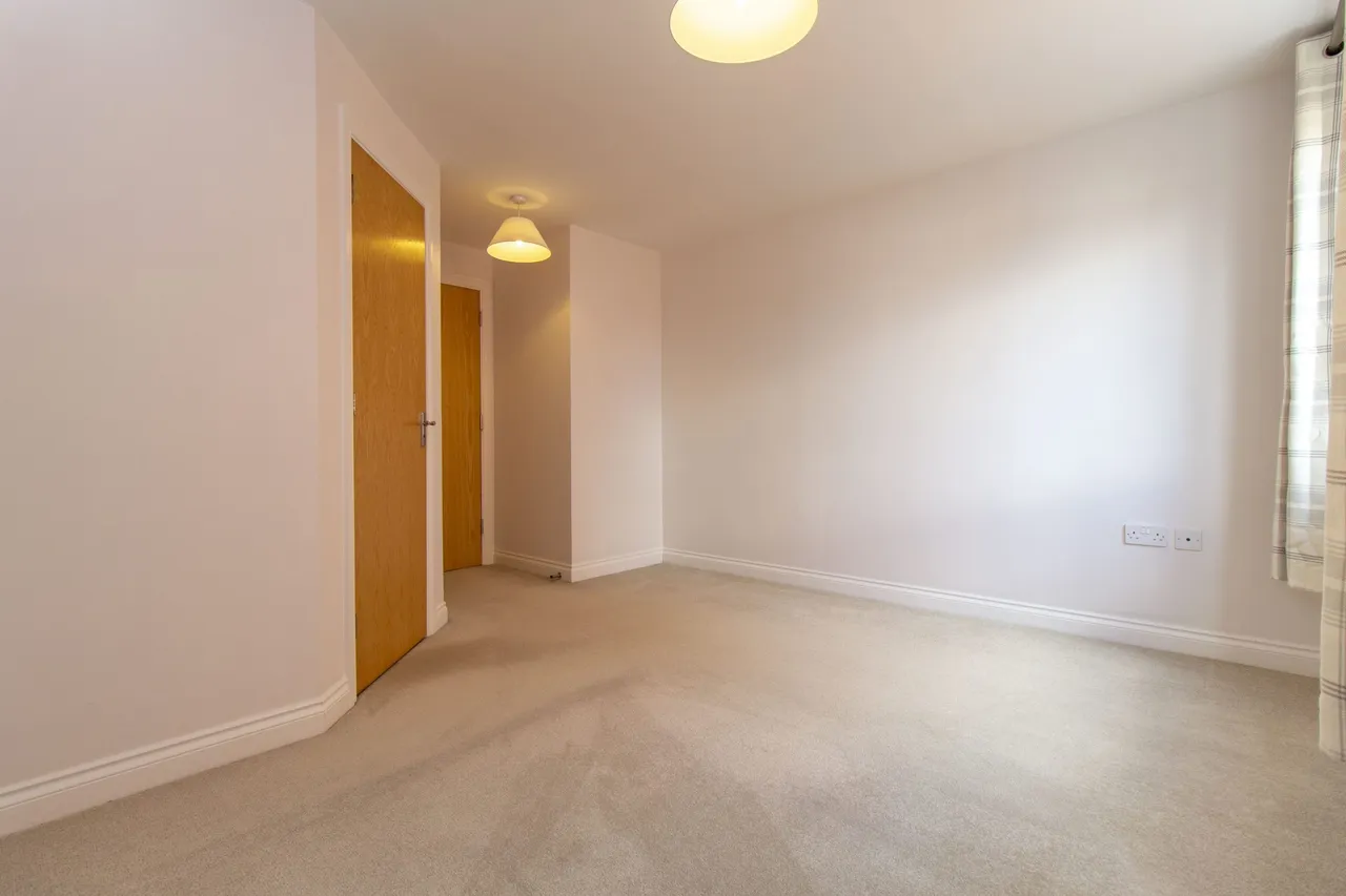 Old Dairy Close, Fleet, GU51, photo 7