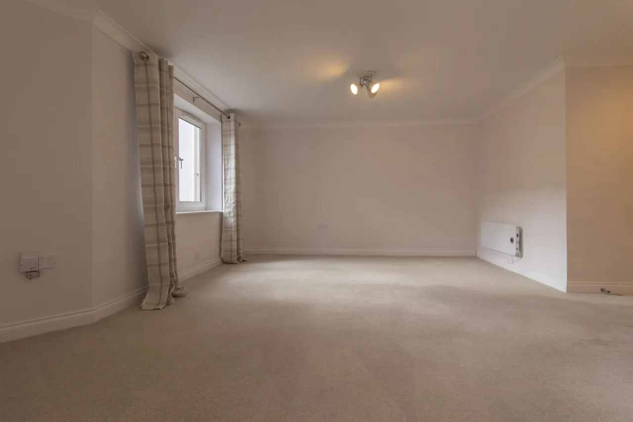 Old Dairy Close, Fleet, GU51, photo 2