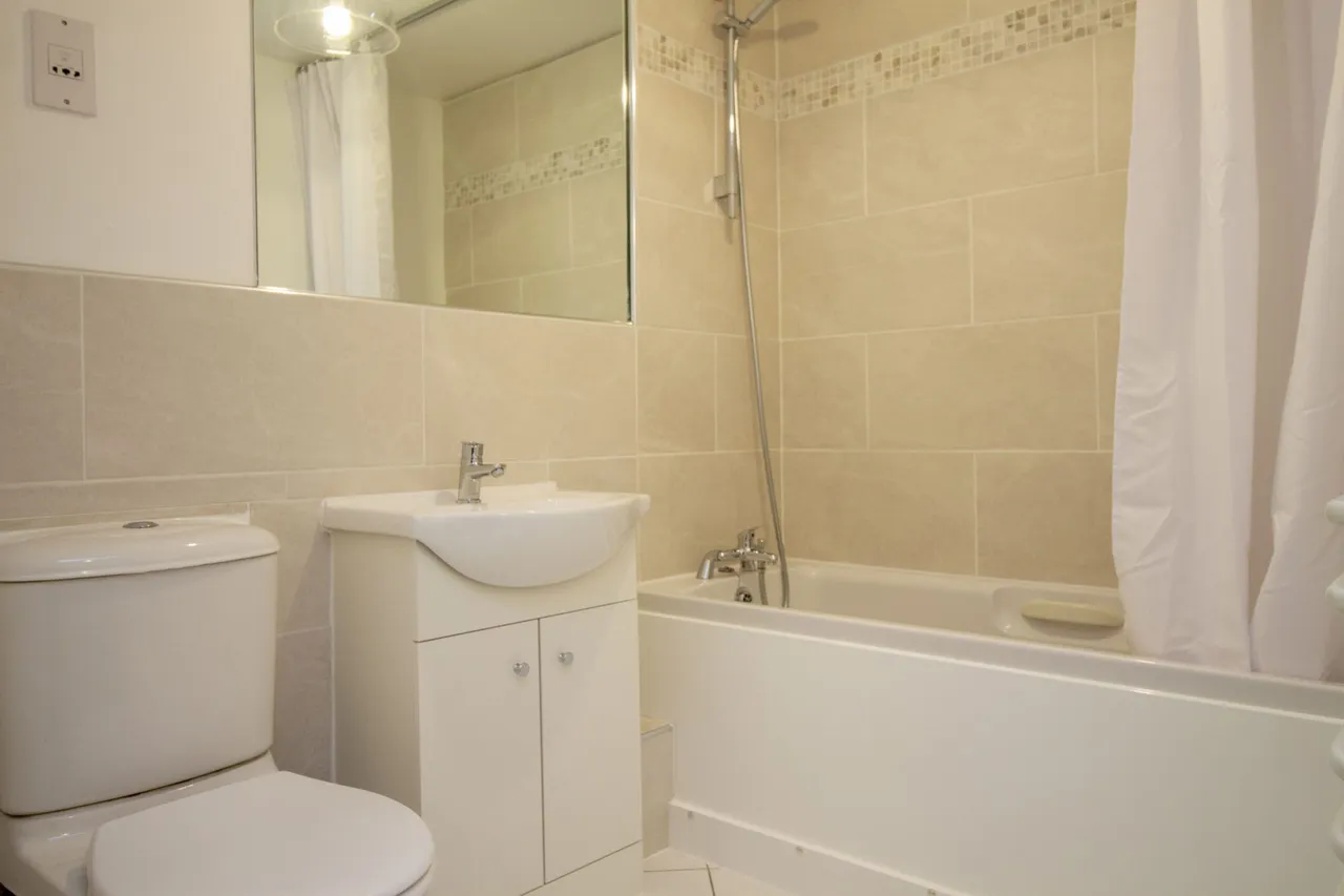 Old Dairy Close, Fleet, GU51, photo 10