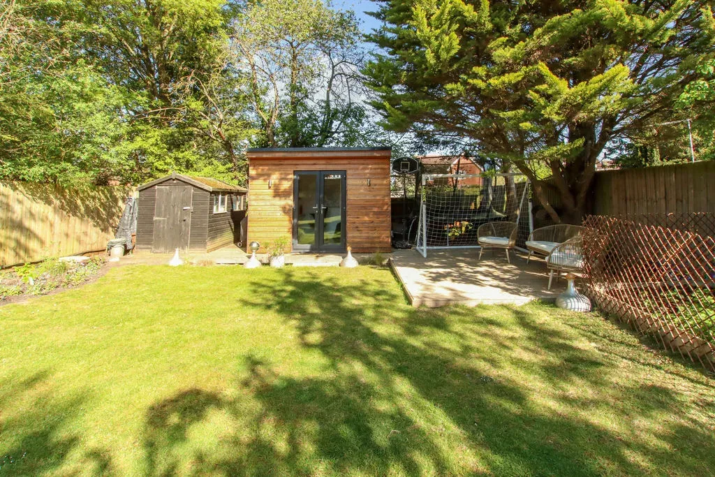 Weston Road, Aston Clinton, Aylesbury, Buckinghamshire, HP22 5EP, photo 19