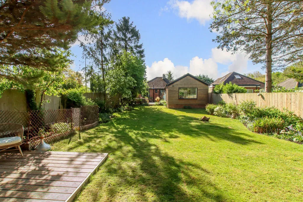 Weston Road, Aston Clinton, Aylesbury, Buckinghamshire, HP22 5EP, photo 13