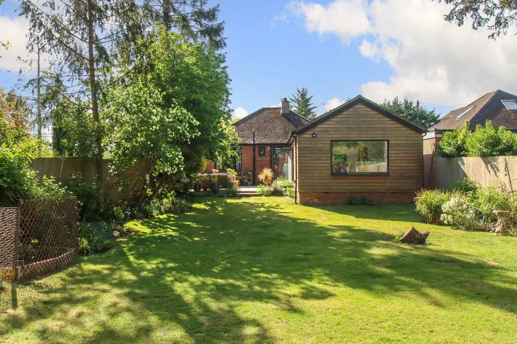 Weston Road, Aston Clinton, Aylesbury, Buckinghamshire, HP22 5EP, photo 4