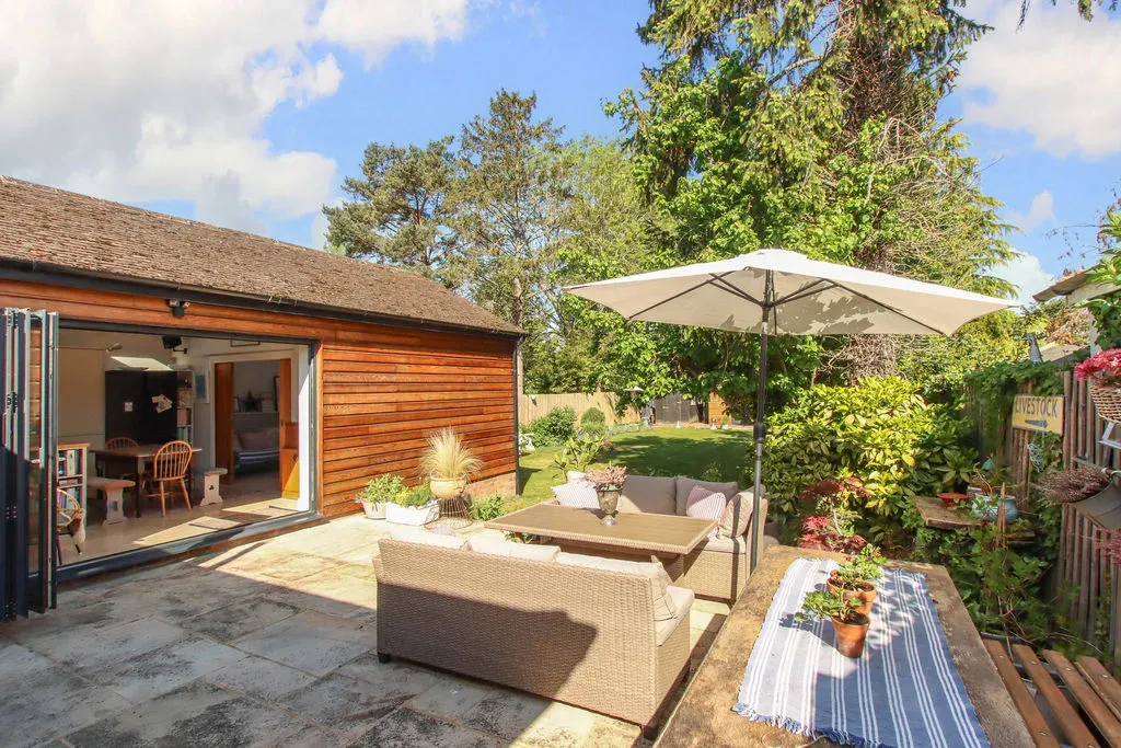 Weston Road, Aston Clinton, Aylesbury, Buckinghamshire, HP22 5EP, photo 5