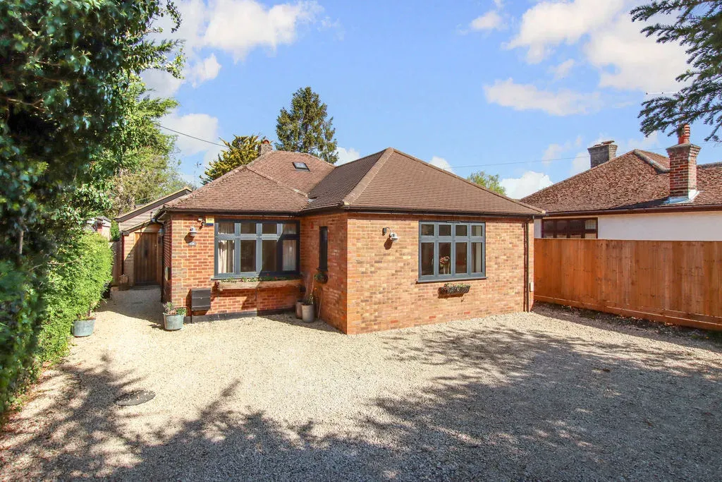 4 bed house for sale — Weston Road, Aston Clinton, Aylesbury, Buckinghamshire, HP22 5EP