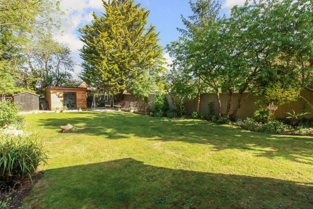Weston Road, Aston Clinton, Aylesbury, Buckinghamshire, HP22 5EP, photo 9