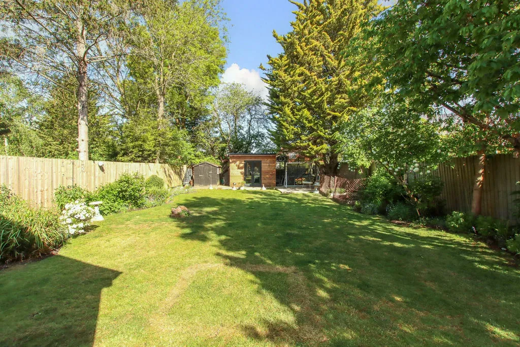 Weston Road, Aston Clinton, Aylesbury, Buckinghamshire, HP22 5EP, photo 27