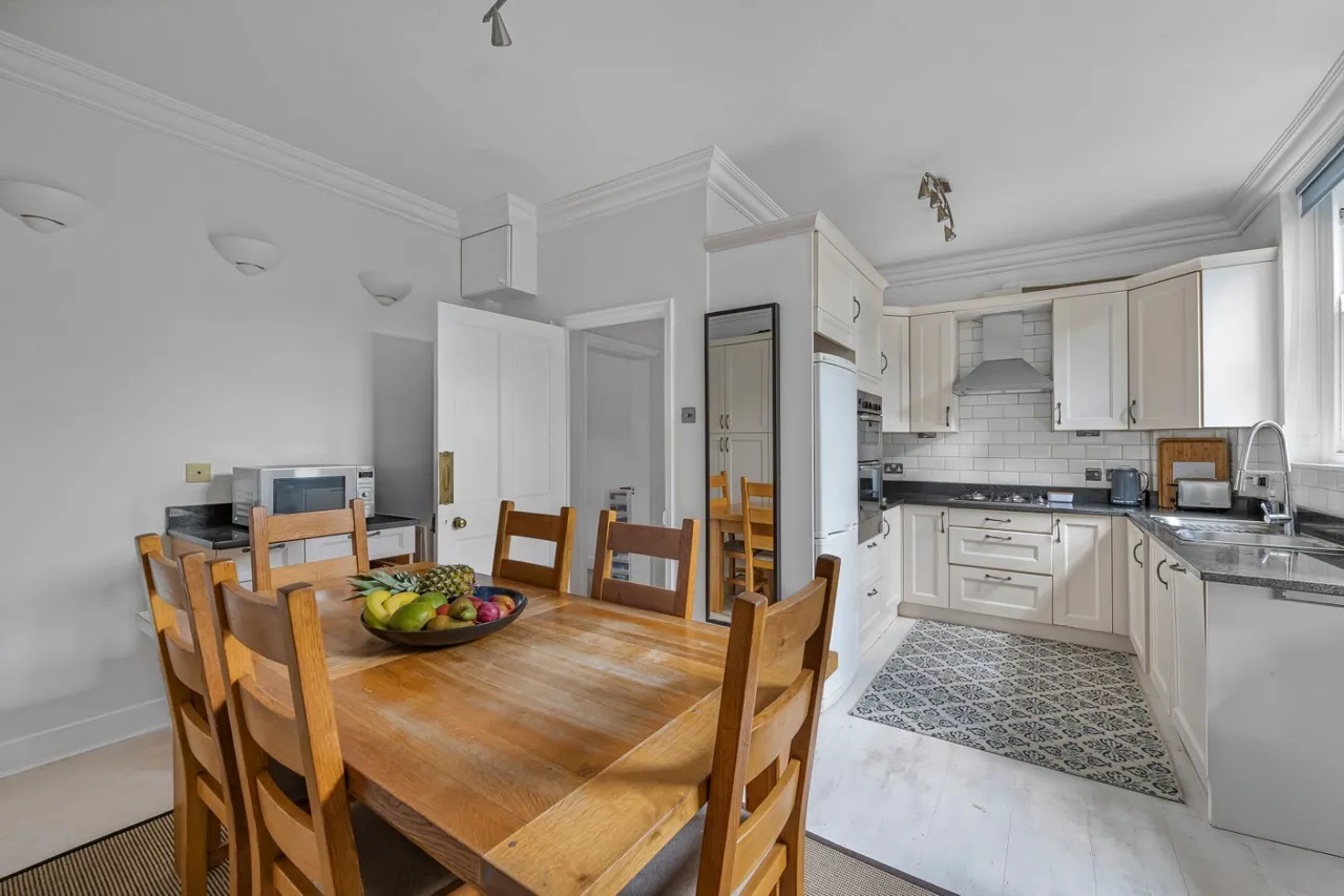 Mortlake High Street, East Sheen, SW14, photo 3