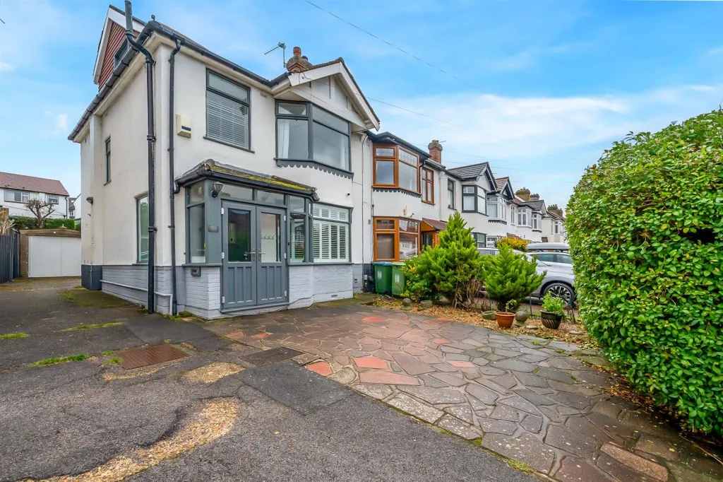 4 bed house to rent, Glenesk Road, SE9