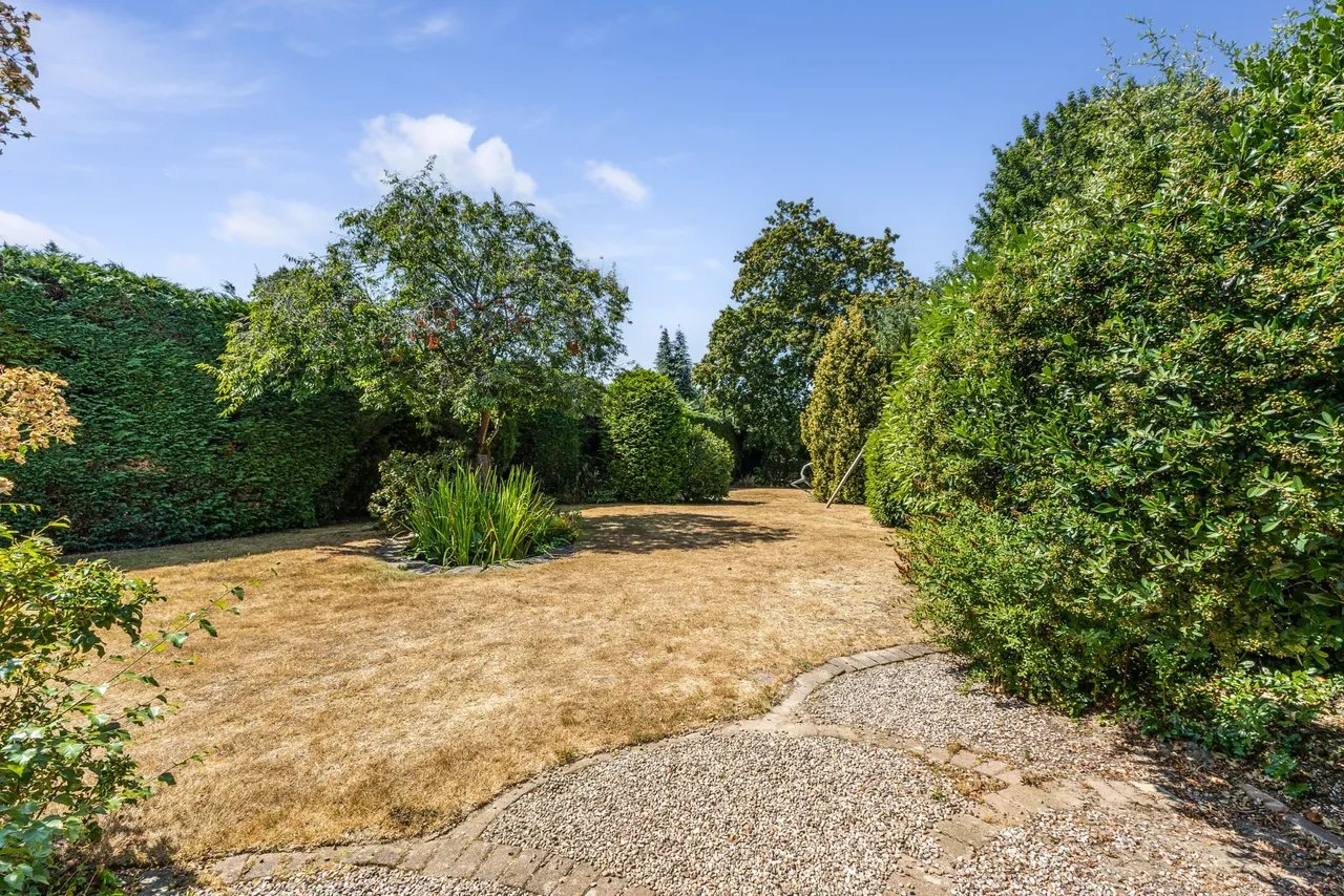 Egham, Surrey, TW20 9SQ, photo 3
