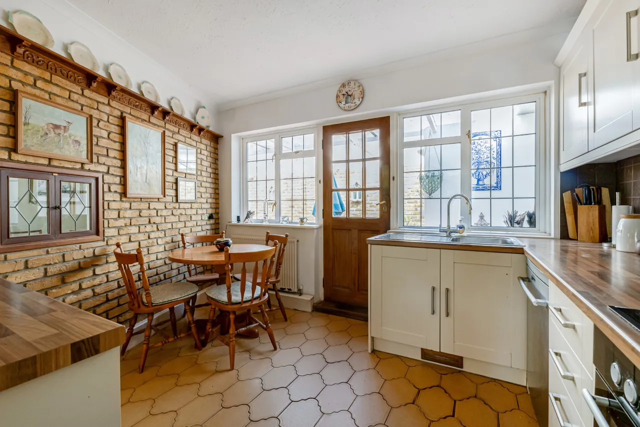 Egham, Surrey, TW20 9SQ, photo 11